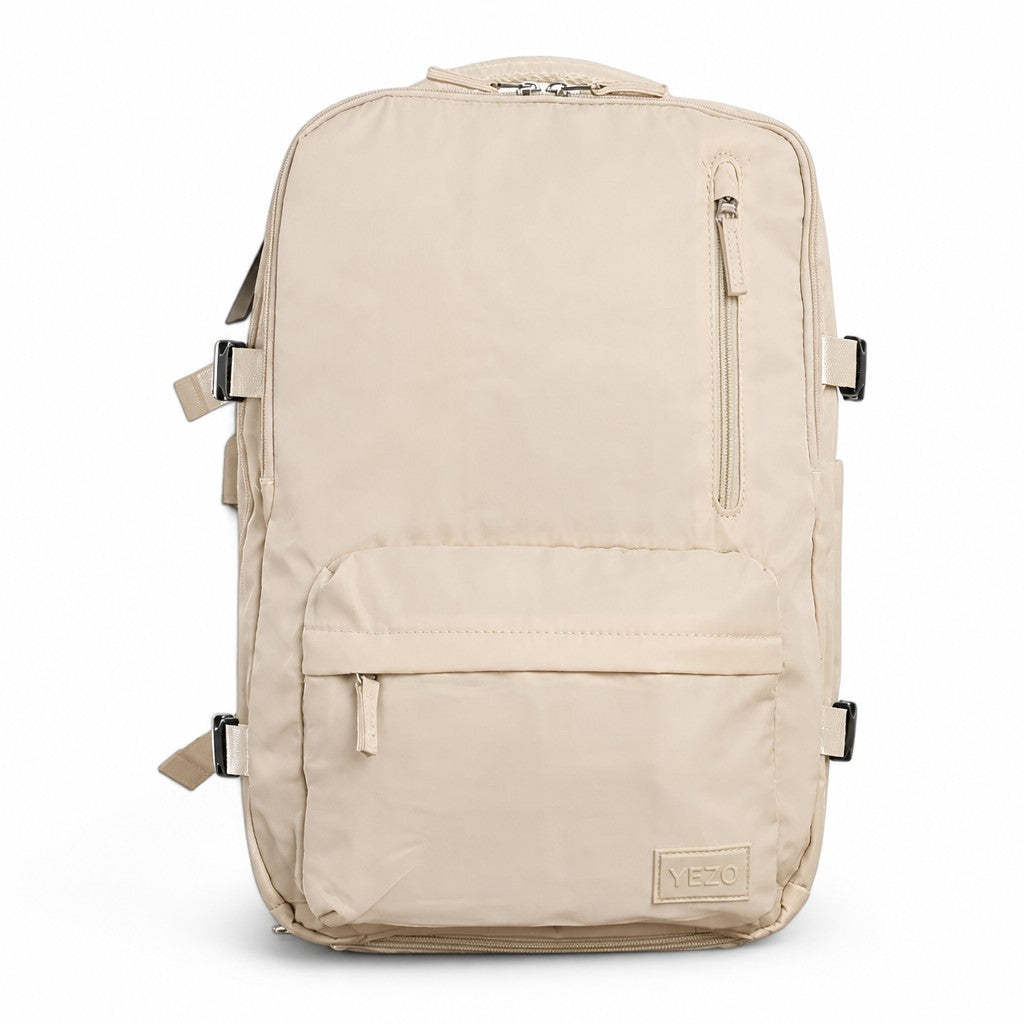 Morral beige MAYORISTASBAG YEZO 2211 con compartimento para laptop, zapatero ventilado y diseño ergonómico resistente.