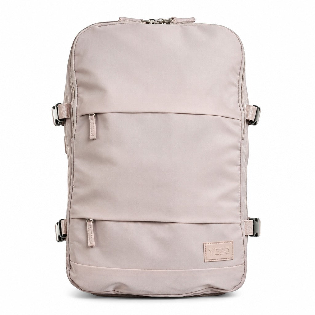Morral MAYORISTASBAG YEZO 2210 minimalista color beige con compartimento para portátil y diseño ergonómico.