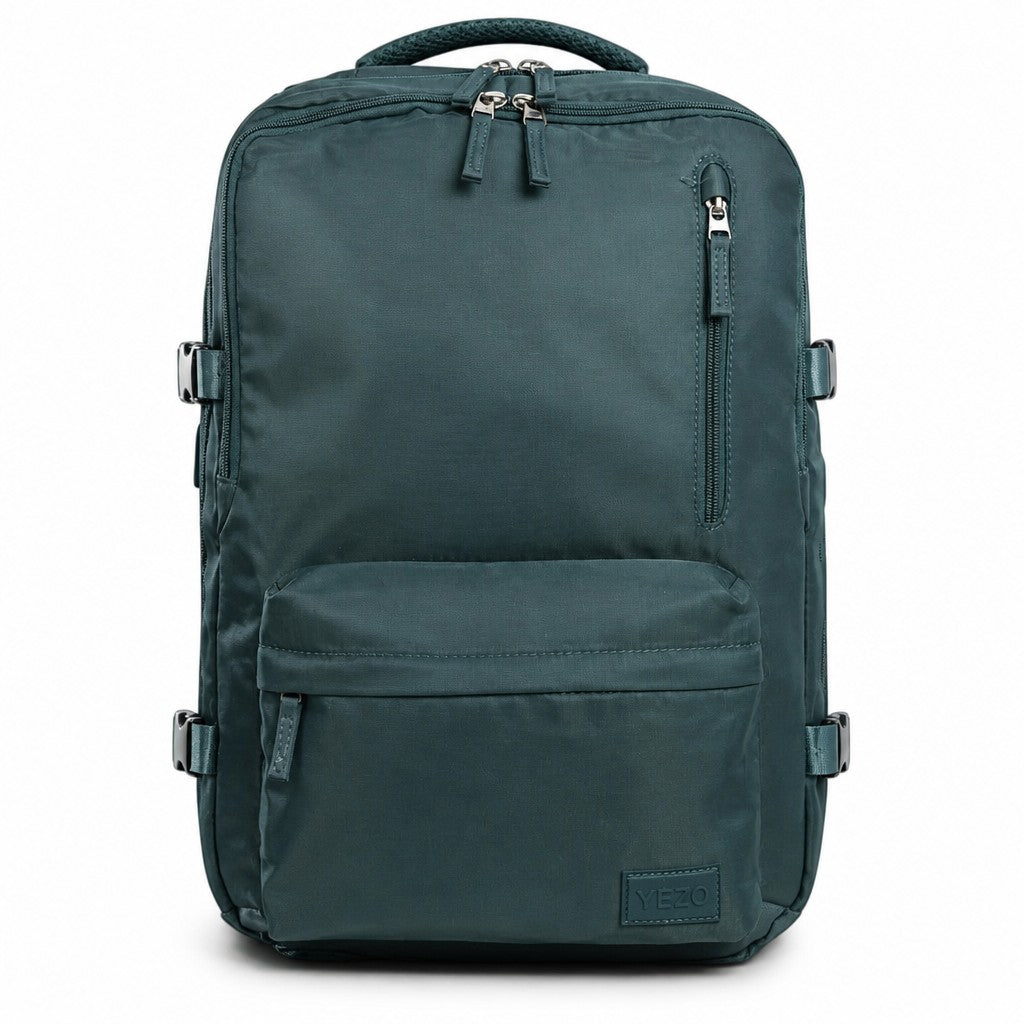 Morral YEZO 2211 de MAYORISTASBAG en color verde oscuro, con compartimento para portátil y diseño ergonómico resistente.